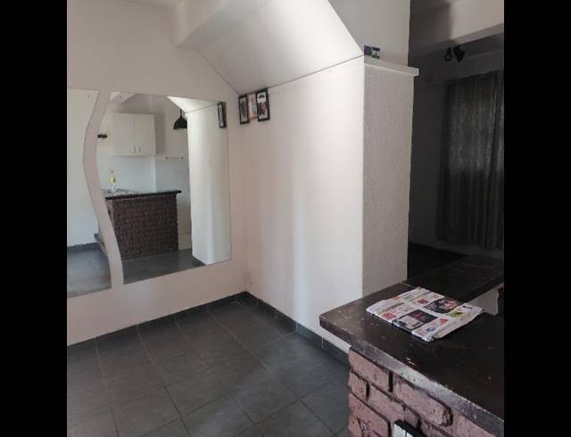 1 BEDROOM PROPERTY TO RENT IN ALBERTVILLE